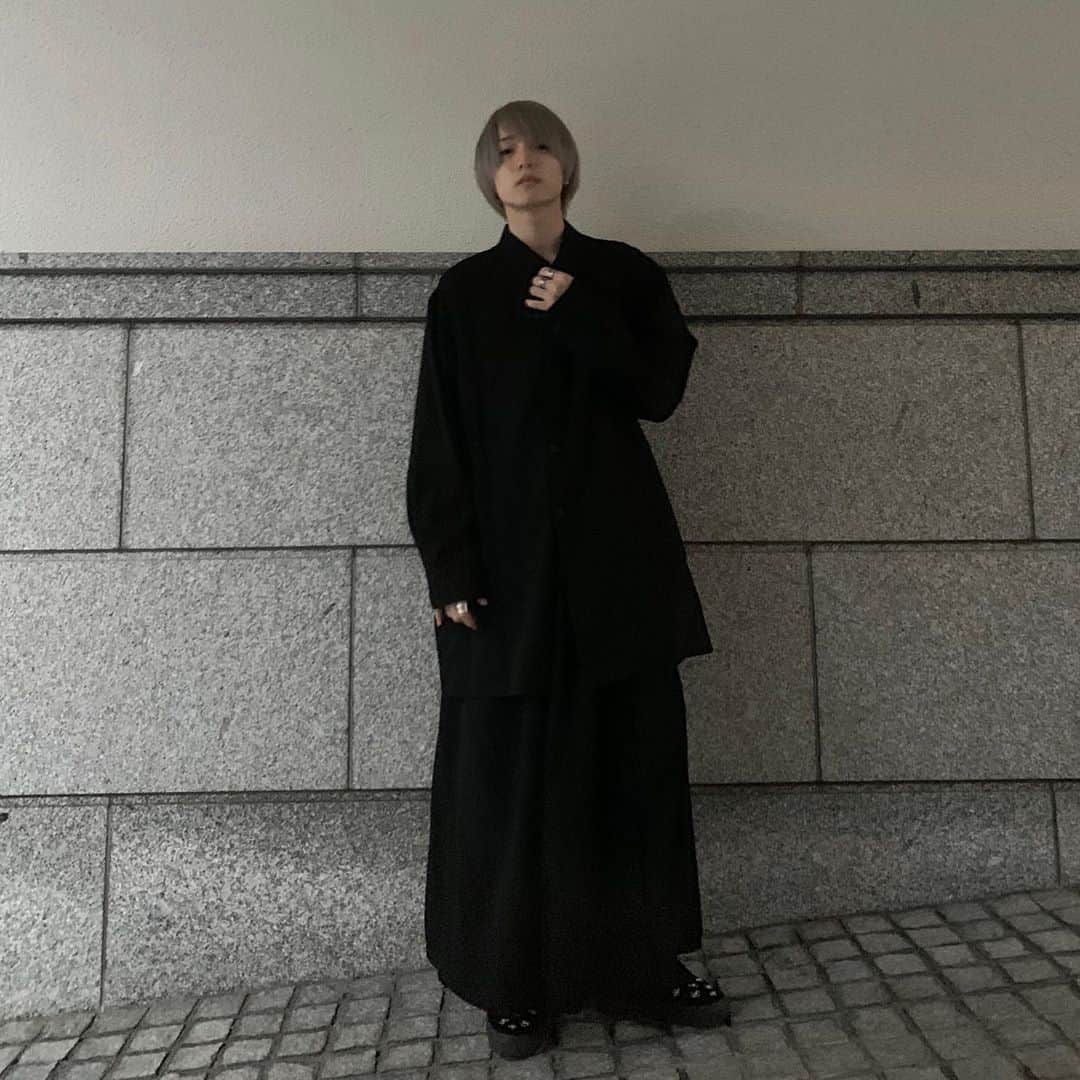 のインスタグラム：「強くなった気がするんよ  #yohjiyamamoto #yohjiyamamotopourhomme  #toga #vans」