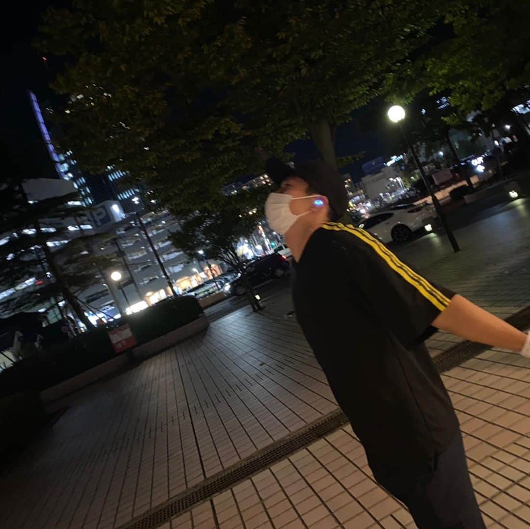 桐生祥秀のインスタグラム：「新潟着いたー  テンション上げて 明日の調整を  #音でアゲてけ  #jbl_japan #jblfree  #イヤホン #bluetoothイヤホン」