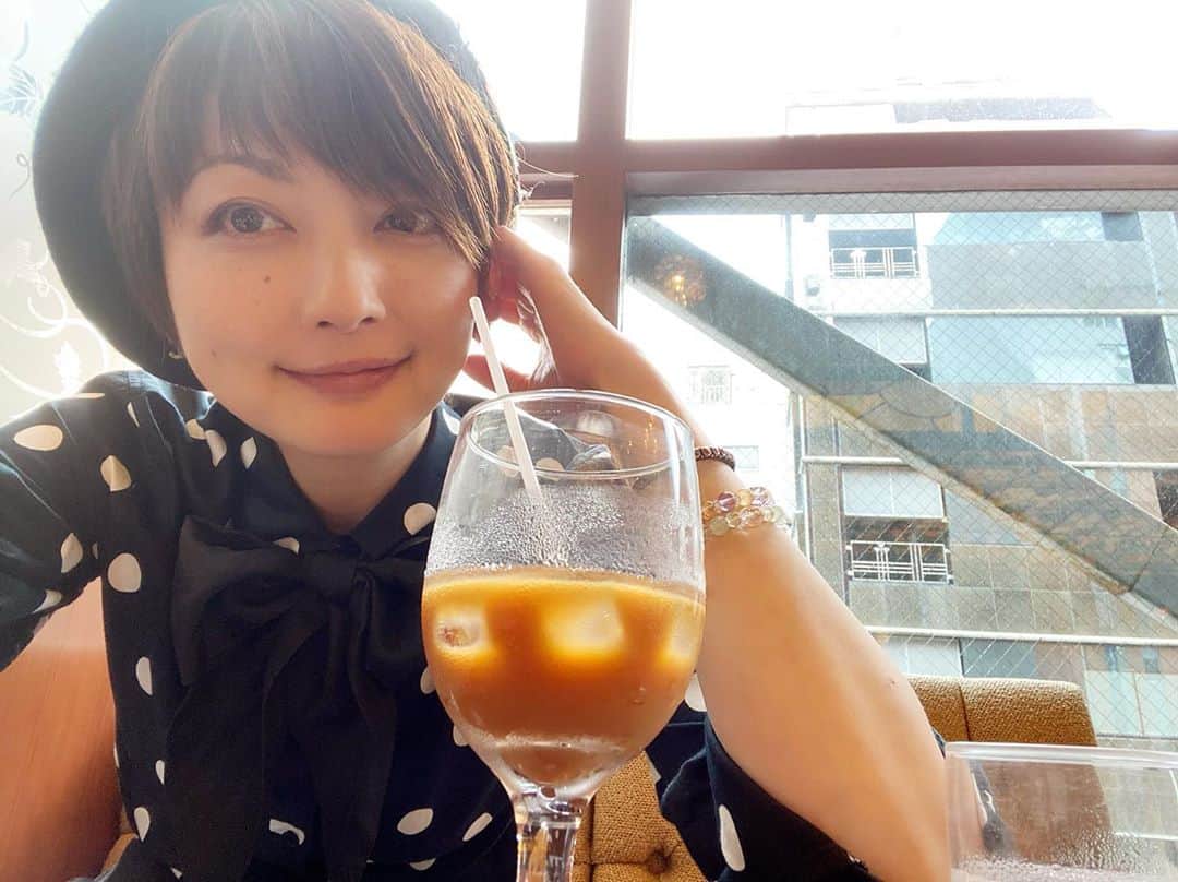 野本かりあのインスタグラム：「久しぶりにベレー帽をかぶって、 久しぶりに珈琲西武☕️ #野本かりあ　#珈琲西武」