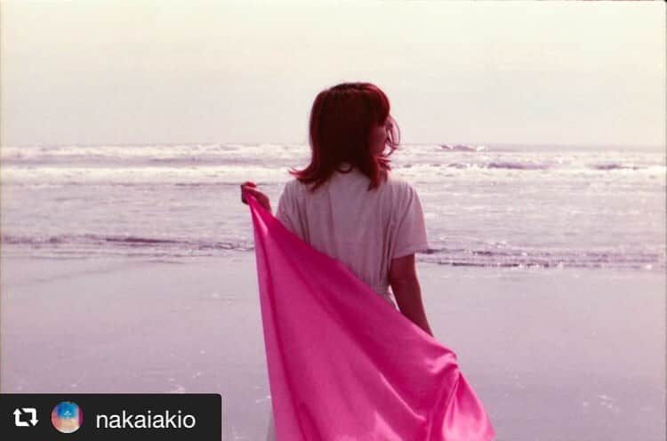 しじみさんのインスタグラム写真 - (しじみInstagram)「#repost @nakaiakio via @PhotoAroundApp  Good bye , Summer days 🌞　Top the sun light #heylomography #lomochromepurple #achromatartlens #Daguerreotype Achromat 2.9/64 Art Lens #canoneoskissm #filmcamera #film #analogphotography  #filmphotography #filmsnotdead #beliveinfilm #ishootfilm   #portrait #model @amcche Thanks:)  #somewheremagazine  #lomography @lomography  iso400/Exposure compensation+1」9月29日 15時40分 - amcche