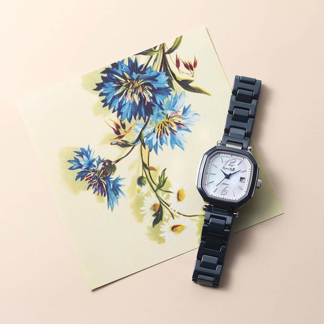 ルビンローザのインスタグラム：「秋の新作時計🌹セラミック素材のR311【CORNICE】シリーズから、クールさと甘さを程よくミックスした大人風味のミッドナイトブルー✨R311BWHMOP🌕🌔🌓🌒🌑🌘🌗🌖🌕  月が満ち欠けるごとに新しい季節が近づいて来ます。時計では測れない時間もあるけれど、時計があるから記憶に残せる時間もある。どの時間も、大切な宝物です✨  @rubinrosa_japan #rubinrosa #ルビンローザ #心躍る時が羽ばたきますよう #thankyousomuch」