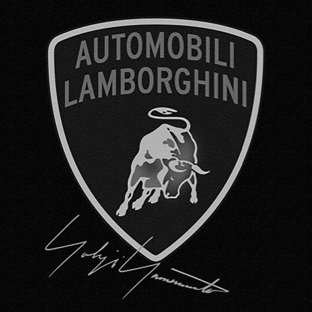 HYPEBEASTさんのインスタグラム写真 - (HYPEBEASTInstagram)「@hypebeastcarclub: @yohjiyamamotoofficial has teased an upcoming collaboration with @lamborghini. The designer explained that this partnership will reflect the “tradition” and “DNA” of both brands, honoring tenets like heritage, passion, craftsmanship and innovation. The joint effort will not yield a production model, however Yamamoto underlines that the resulting vehicle will be a “piece of art.” Click the link in our bio for more details.⁠ Photo: Yohji Yamamoto」9月29日 15時55分 - hypebeast