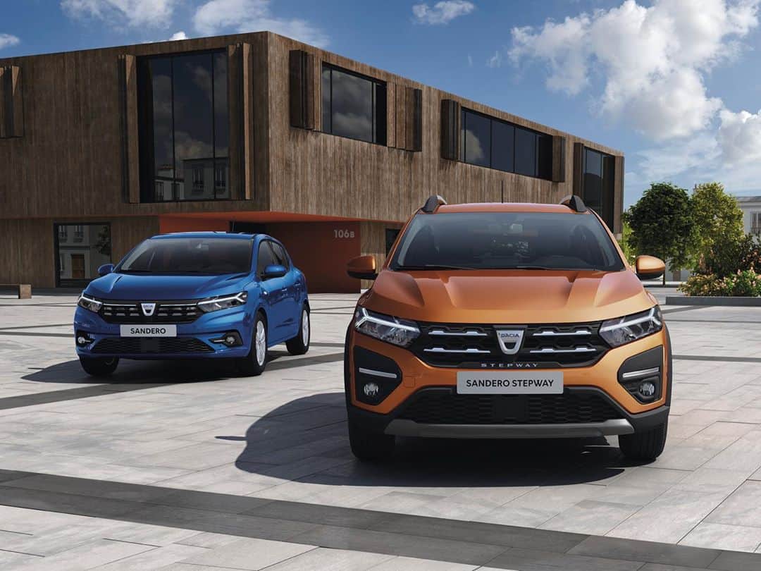 のインスタグラム：「Discover the ALL NEW #DaciaSANDERO FAMILY! ✨✨」