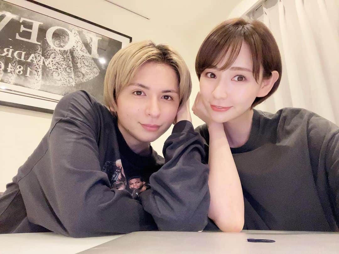 のインスタグラム：「休日ってなんであっという間に過ぎちゃうんだろねえ👫💭 ﻿ #夫婦」