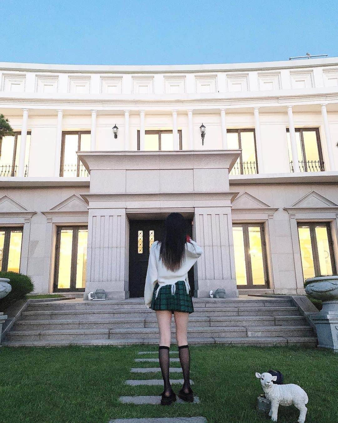 イ・ユビさんのインスタグラム写真 - (イ・ユビInstagram)「🏡👗🐶🐷🥩🥘🍚🍦」9月29日 16時01分 - yubi_190