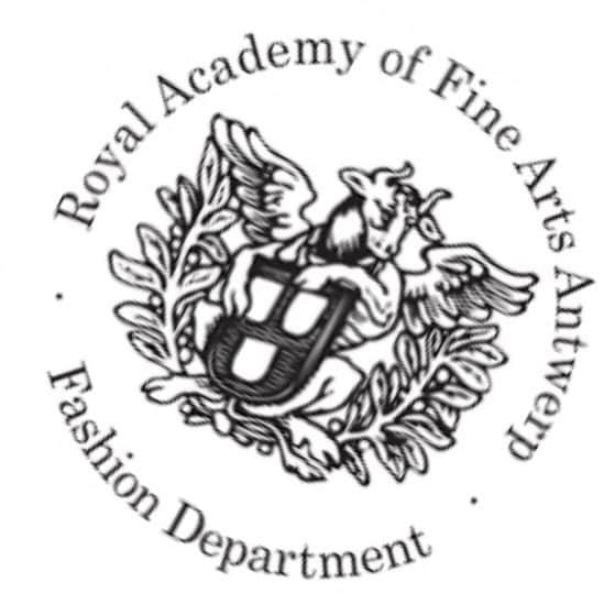 ジャンポールレスパナールのインスタグラム：「. It is a real pleasure to announce that I am joining the teacher team at the Royal Academy of Antwerp. Starting next week, I will teach material knowledge, techniques and philosophy with a JPL twist to the first year student. @antwerpfashionofficial」