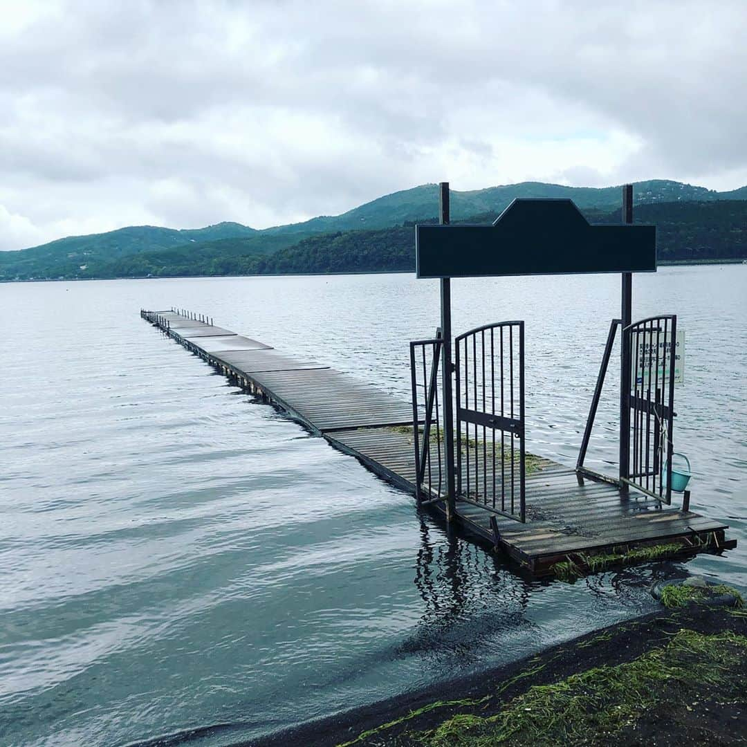 高橋リタさんのインスタグラム写真 - (高橋リタInstagram)「桟橋ギリギリ💦 スッピン富士🗻 グランピングごっこ、、、と今日も盛り沢山な1日。」9月29日 16時37分 - jojopon