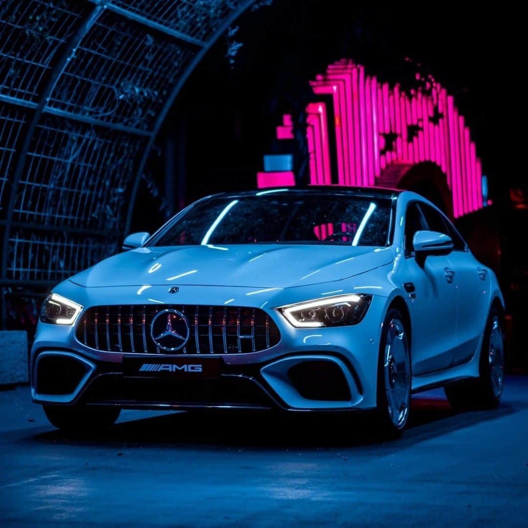 Mercedes AMGさんのインスタグラム写真 - (Mercedes AMGInstagram)「[Kraftstoffverbrauch kombiniert: 12,5 l/100 kkrogm  CO₂-Emissionen kombiniert: 285 g/km  amg4.me/efficiency-statement  Mercedes-AMG GT 63 S 4MATIC+ 4-Türer Coupé]  Lights low, excitement high – set your own ambiance with a Mercedes-AMG.  📷 @herminsche308   #MercedesAMG #AMG #DrivingPerformance #AMGGTFAMILY」9月29日 17時05分 - mercedesamg