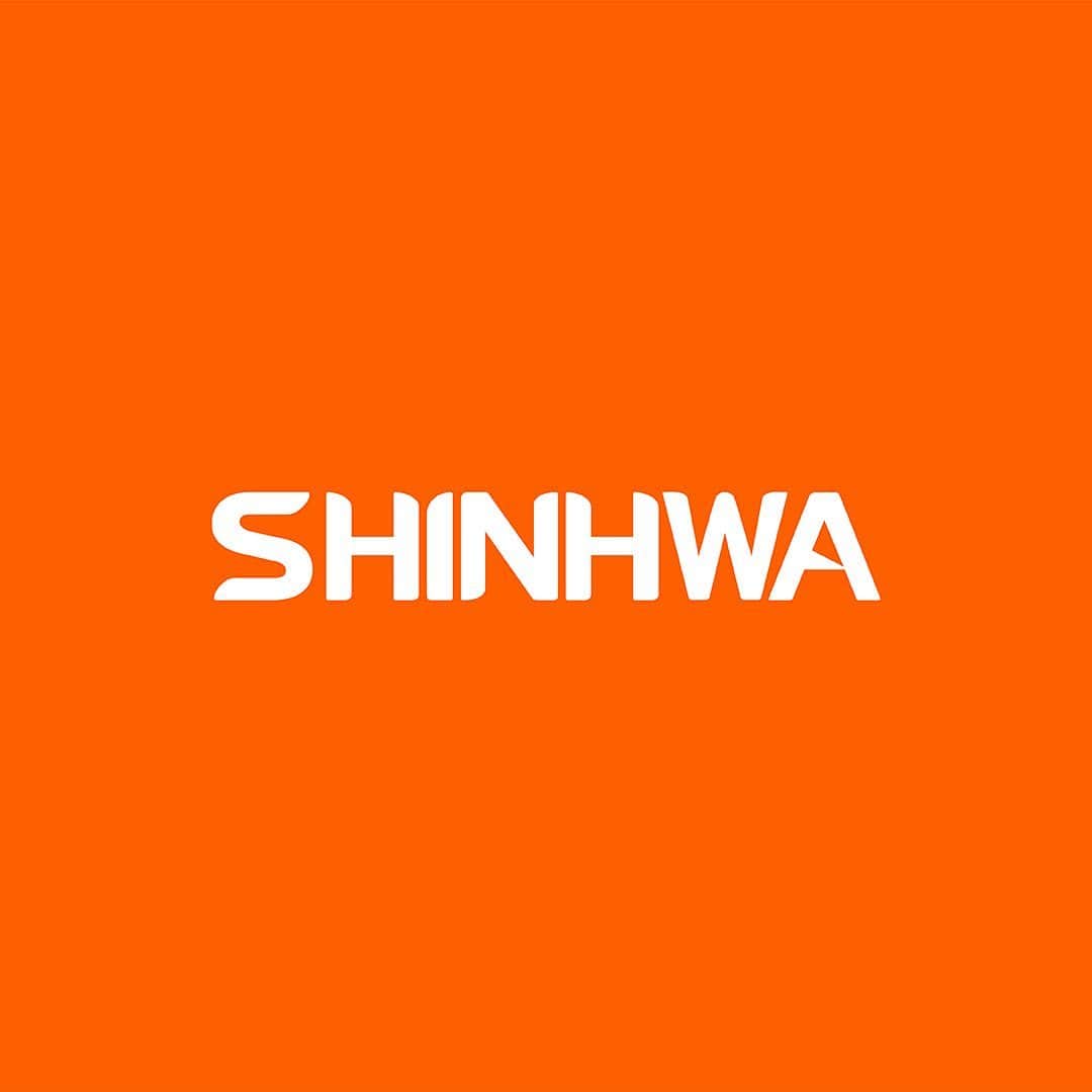 【公式】神話（SHINHWA）さんのインスタグラム写真 - (【公式】神話（SHINHWA）Instagram)「. 안녕하세요! 신화창조 여러분!  너무 힘든 올해지만 이번 추석만큼은 모두에게 행복하고 따뜻한 시간이 되었으면 좋겠습니다.  내년 추석에는 2021년의 신화로 찾아뵙겠습니다. 고맙습니다.  Hello SHINHWA CHANGJO!  The year 2020 is a harsh year for everyone, but we hope everyone can spend happy and delightful Chuseok.  We will be back with SHINHWA 2021 for next Chuseok. Thank you.  #신화 #SHINHWA  #에릭 #이민우 #김동완 #신혜성 #전진 #앤디 #ERIC #MINWOO #DONGWAN #HYESUNG #JUNJIN #ANDY #명절 #추석 #메리추석 #신화창조 #2021년신화로만나요」9月29日 17時01分 - shinhwa_official