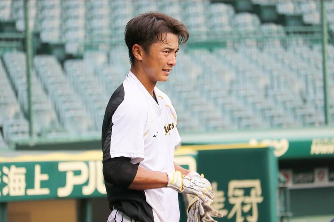 阪神タイガースさんのインスタグラム写真 - (阪神タイガースInstagram)「甲子園球場に戻って、今日から13連戦！試合前練習の様子です！ #島田海吏 選手 #髙山俊 選手 #長坂拳弥 選手 #熊谷敬宥 選手 #北條史也 選手  #阪神タイガース #its勝笑timeオレがヤル」9月29日 17時10分 - hanshintigers_official