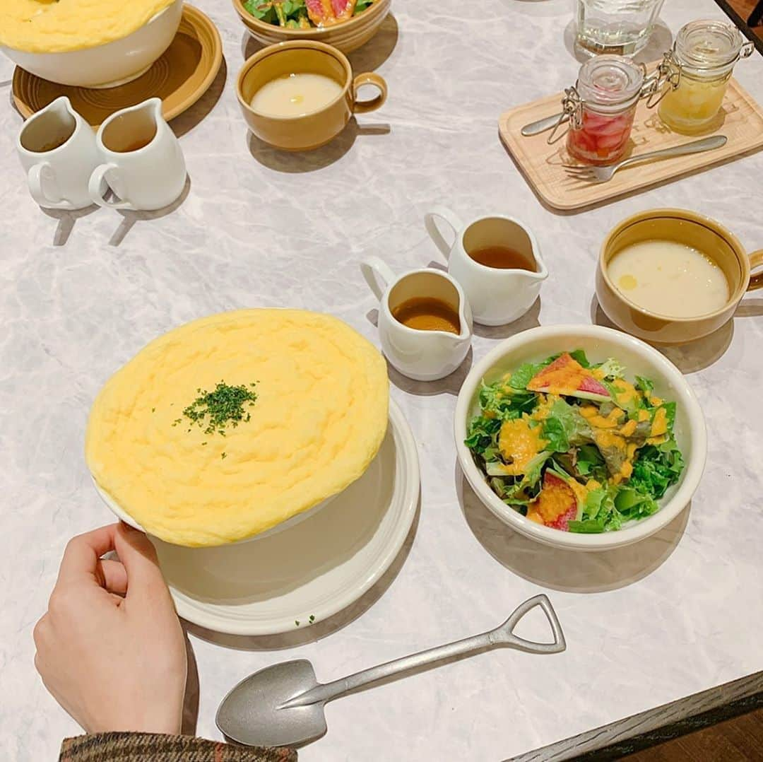 伊藤愛真さんのインスタグラム写真 - (伊藤愛真Instagram)「おしゃれなカフェとか当分行ってない #アーカイブ」9月29日 17時11分 - __emagram