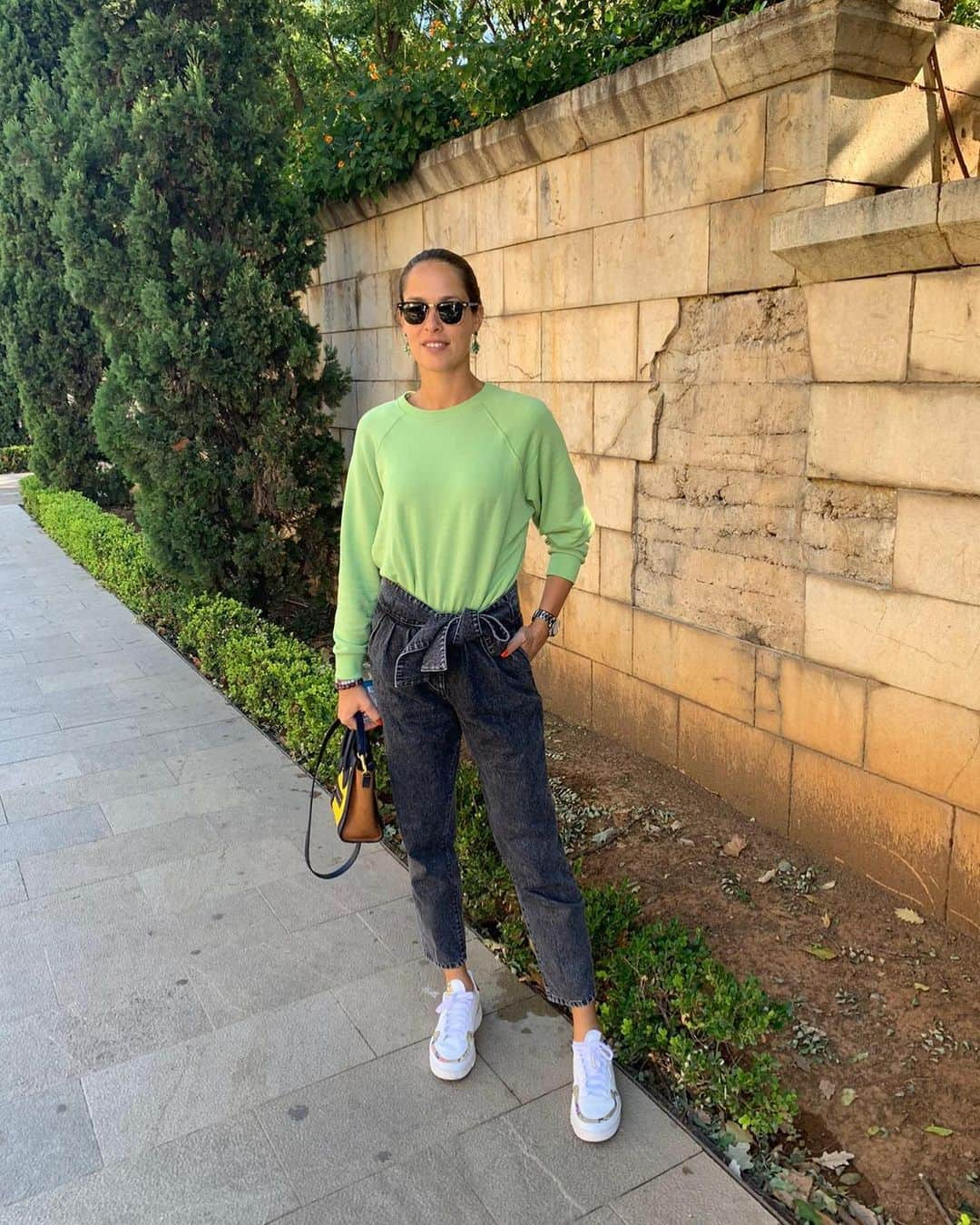 アナ・イバノビッチさんのインスタグラム写真 - (アナ・イバノビッチInstagram)「And here we are wearing long pants and sweatshirts again. Are you an autumn person? 🍂」9月29日 17時26分 - anaivanovic