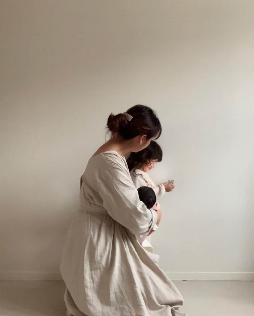 菅谷梨沙子さんのインスタグラム写真 - (菅谷梨沙子Instagram)「1日が本当に一瞬に感じるよ。 もうこんな時間…！  #姉妹#女の子ママ」9月29日 17時42分 - risako_sugaya