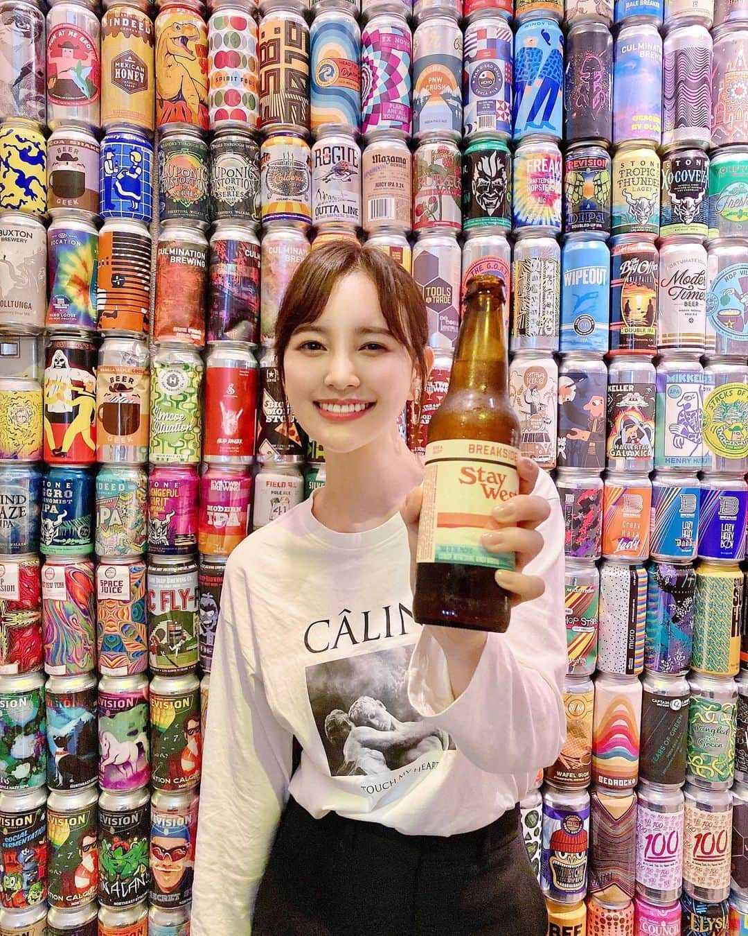 兒玉遥さんのインスタグラム写真 - (兒玉遥Instagram)「普段ビールは全く飲まないのですがお友達のお勧めで @beerma_kanda  行ってきました！﻿ ﻿ 2Fには、世界中のビールが置いてあって自分で選べます❤︎﻿ ﻿ カラフルでかわいい〜🥰﻿ ﻿ このビールはパッケージで選んだんだけど、、、めっちゃ苦かったです😂🍺  #東京ビール #東京映えスポット #ビール好きな人と繋がりたい #ビール女子 #東京グルメ #神田グルメ #triptokyo #beerlover #beertime」9月29日 17時58分 - haruka_kodama919