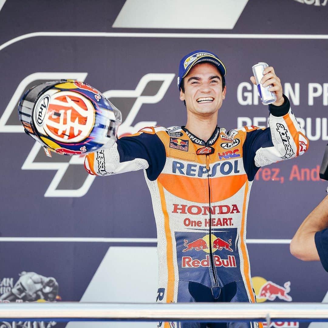 レプソル・ホンダのインスタグラム：「A BIG happy birthday to the little Samurai @26_danipedrosa 🥳」