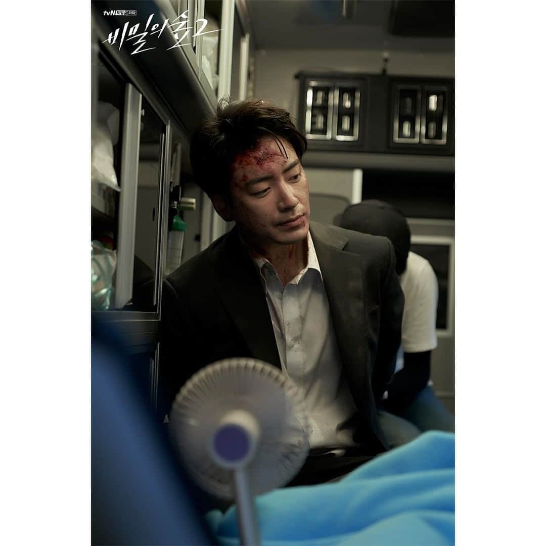 tvN DRAMA【韓国】さんのインスタグラム写真 - (tvN DRAMA【韓国】Instagram)「동재야 빨리 깨어나조,,,,,,,,,,,,,,💧 ⠀ #비밀의숲2 매주 [토일] 밤 9시 tvN 방송 #침묵을원하는자모두가공범이다 #비숲 #tvN #토일드라마 #조승우 #배두나 #전혜진 #최무성 #이준혁 #윤세아」9月29日 17時53分 - tvn_drama