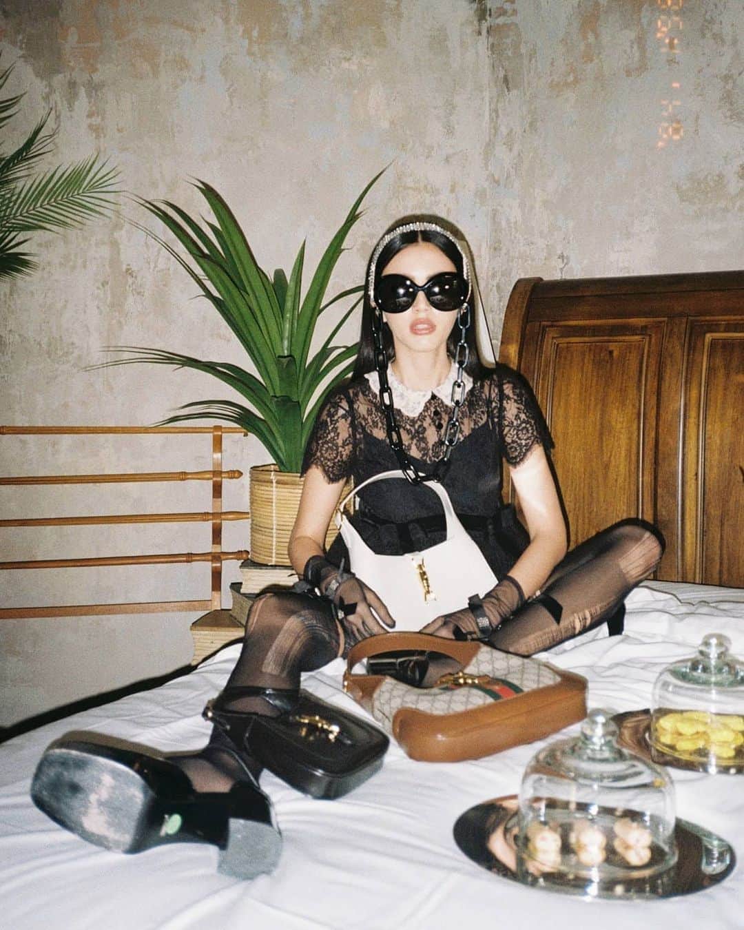 マイ・ダーウィカーのインスタグラム：「📸 #davifilm #Gucci #GucciFW20 #GucciJackie1961」