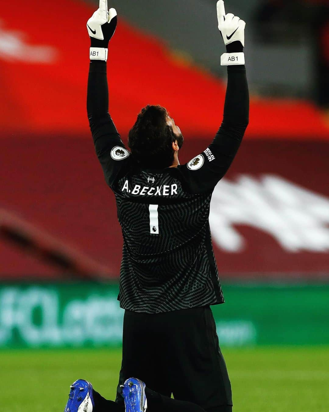 リヴァプールFCさんのインスタグラム写真 - (リヴァプールFCInstagram)「Three @premierleague games, three wins 🤩✊🤩 #LFC #LiverpoolFC #Liverpool #LIVARS #PremierLeague」9月29日 18時05分 - liverpoolfc