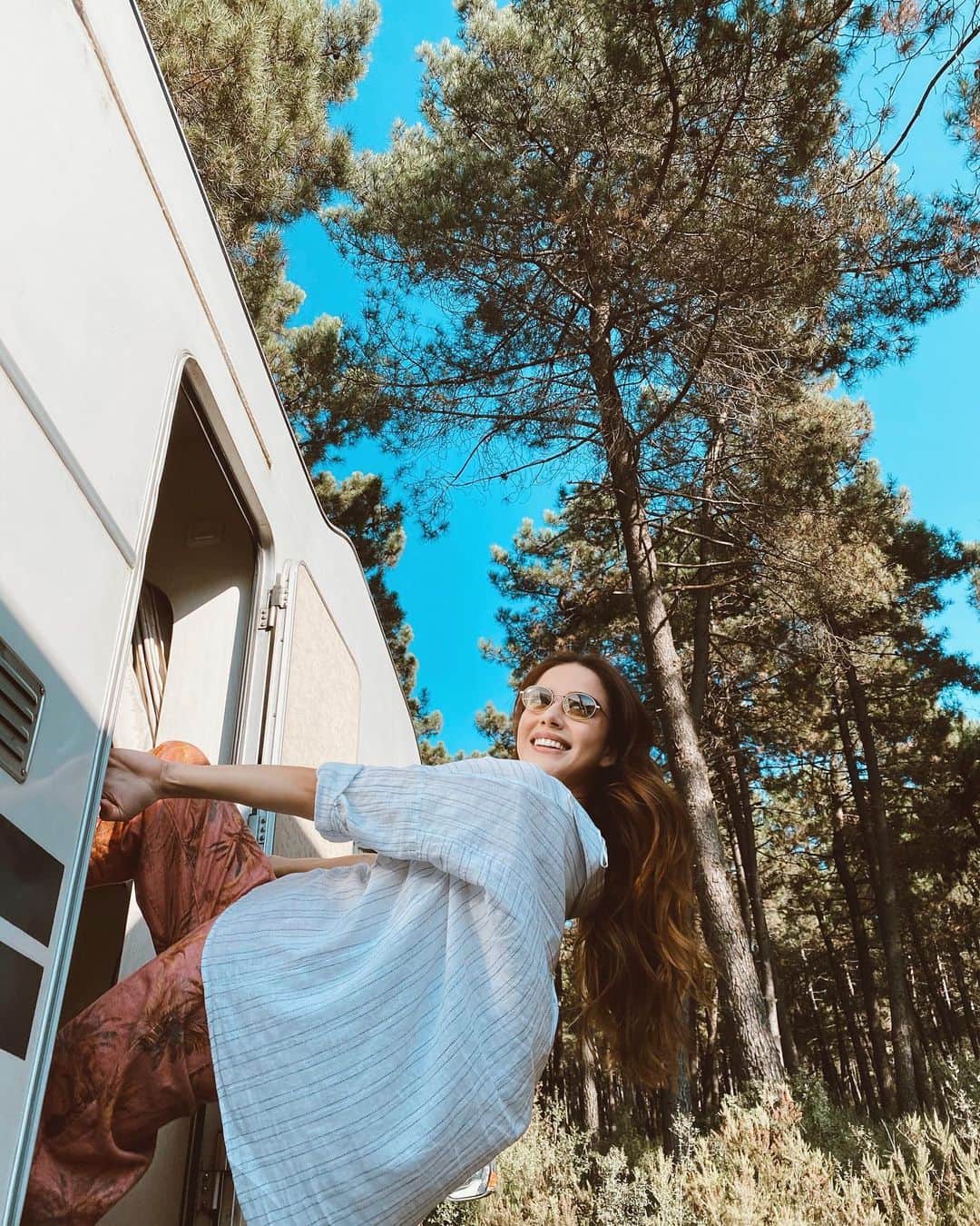 Ozge Gurelのインスタグラム：「🌿🌿」