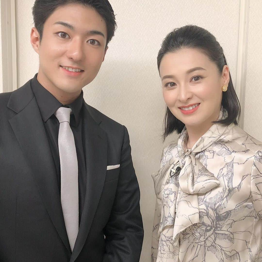 中村橋之助（4代目）さんのインスタグラム写真 - (中村橋之助（4代目）Instagram)「今夜19:00〜 芸能人格付けチェック 〜食と芸術の秋3時間SP〜  に檀さんとご一緒に出演させてもらっています！  二人でがんばりました！！笑 ぜひご覧ください！  #格付けチェック #檀れい #中村橋之助 #明治座 #恋燃ゆる #calvinklein」9月29日 18時10分 - hashinosuke_4