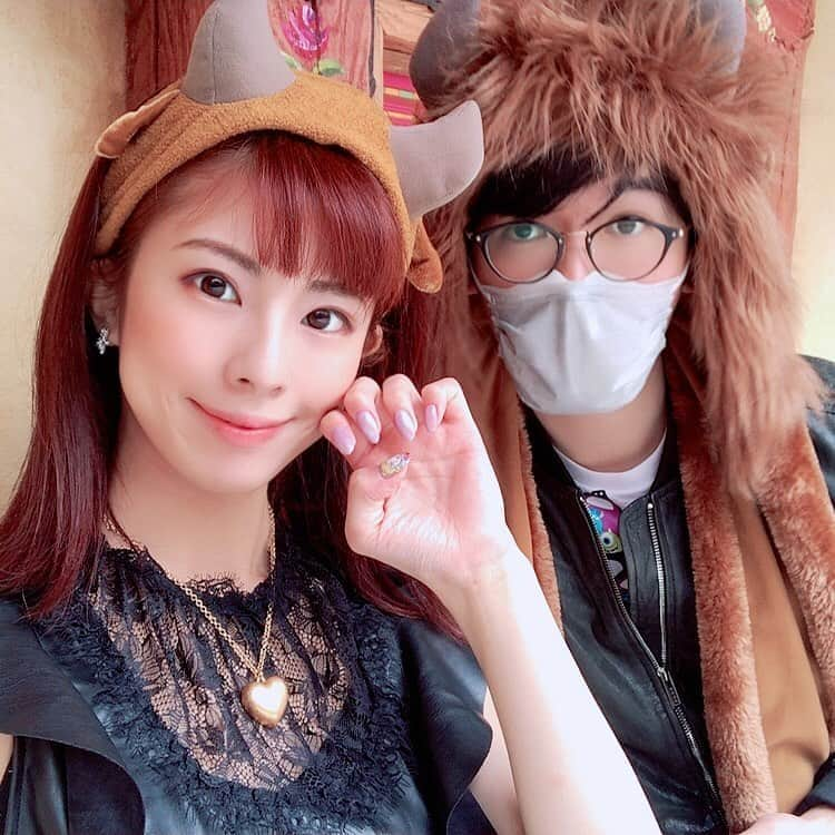 桜花りなさんのインスタグラム写真 - (桜花りなInstagram)「＊Ϟໂ‧͡‧̫ໃ  野獣ヘアバンドget🦁♡ あれ??野獣×野獣コーデ?? ❀ ✿ #美女と野獣  #新エリア #美女と野獣コーデ #ベル　#アダム　#ディズニー #ディズニーコーデ　#夫婦コーデ」9月29日 18時13分 - xxyuricornxx