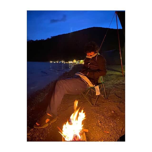 JONTEさんのインスタグラム写真 - (JONTEInstagram)「一瞬休憩 #camp #本栖湖 #campfire #camping  #camper #campest」9月29日 18時19分 - jtfav