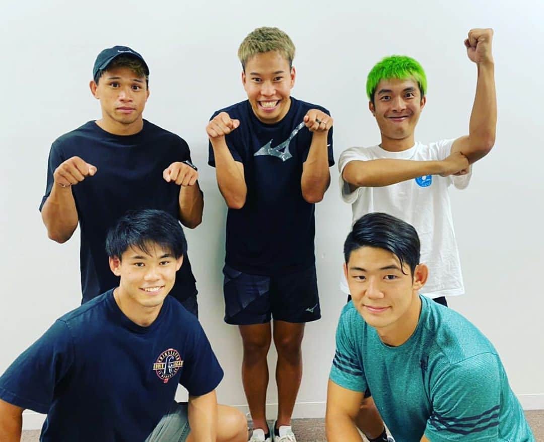 マキヒカのインスタグラム：「#ラグビー日本代表の方々とサッカー雑魚 #恐れ多すぎる #タックルのある生活 #タックルされて死にかけた人と繋がりたい #ラグビー　 #藤田慶和　選手 #野口宜裕 選手 #合谷和弘 選手」