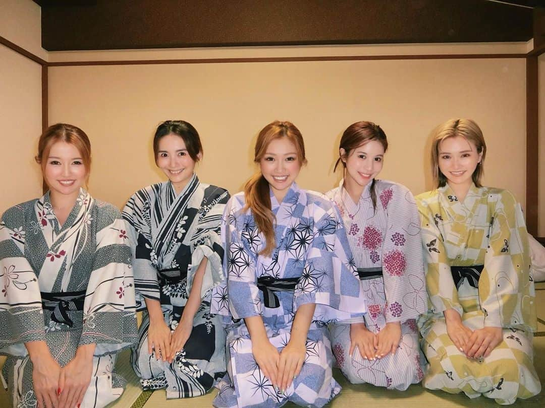 カナさんのインスタグラム写真 - (カナInstagram)「かずえさんのお誕生日 サプライズ箱根温泉旅行へ♨️👘 ． みんなから愛されているかずえさん👶🏼💖 あたたかくて心優しくて… いつでもニコニコ可愛いかずえさんが大好きです😍 ． パワフルなお姉さまたちとの ２日間は最高に楽しかったよ🤣🌈 ． #cyberjapan」9月29日 18時21分 - _kana627_