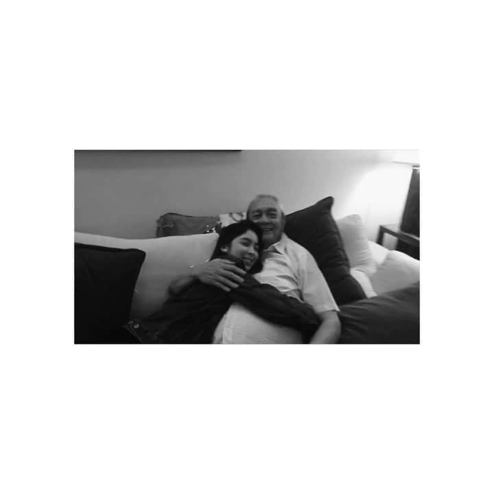 ジュリア バレットのインスタグラム：「Happy birthday, my guardian angel.」