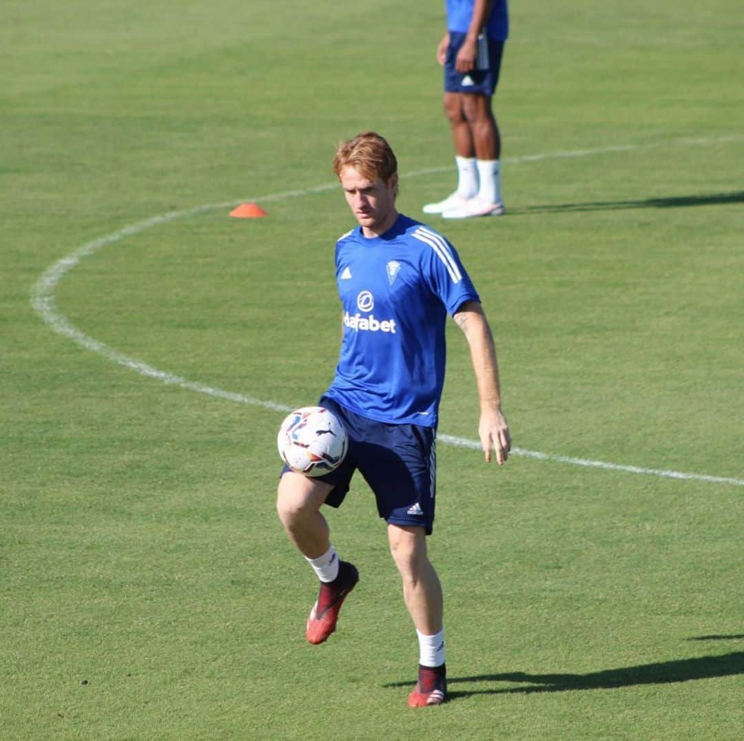 アレハンドロ・フェルナンデス・イグレシアスのインスタグラム：「Listos para el partido del jueves contra el Athletic⚽️💪」