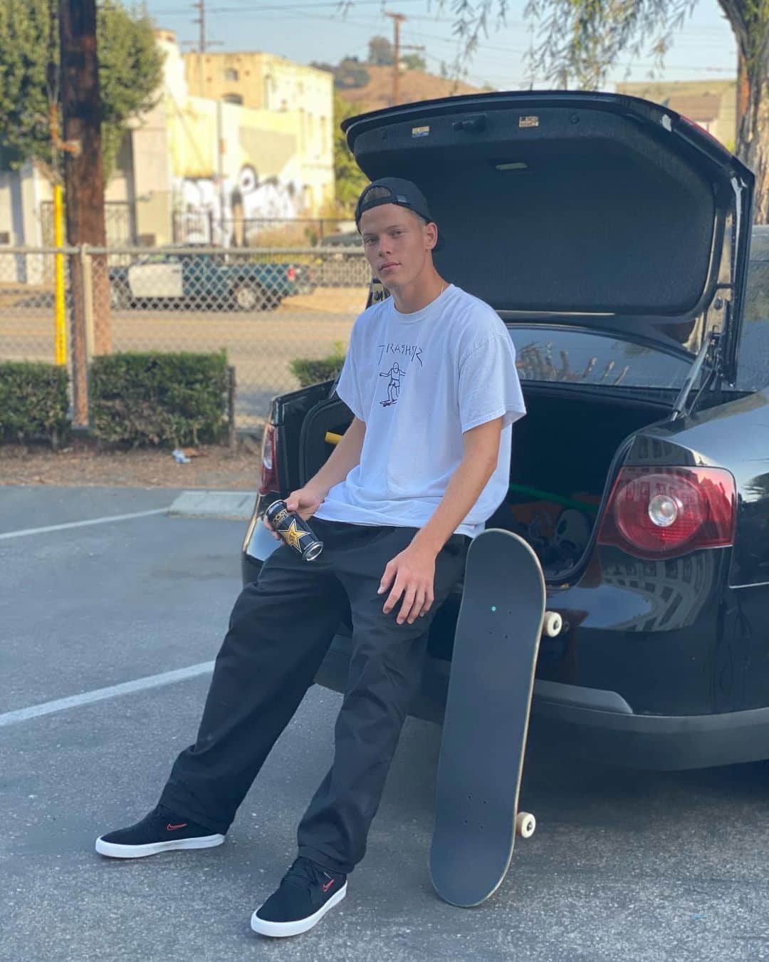 ジェイク・イラーディのインスタグラム：「In the streets ⭐️ @rockstarenergy  #rockstarenergy」