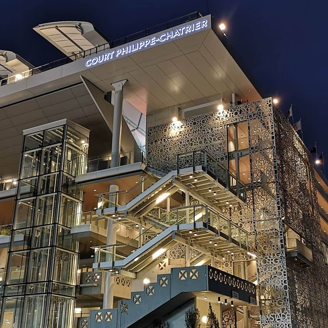 フローラン・ダバディーさんのインスタグラム写真 - (フローラン・ダバディーInstagram)「夜のローランギャロス🦉 Roland Garros by night #rolandgarros2020」9月30日 4時52分 - florent_dabadie