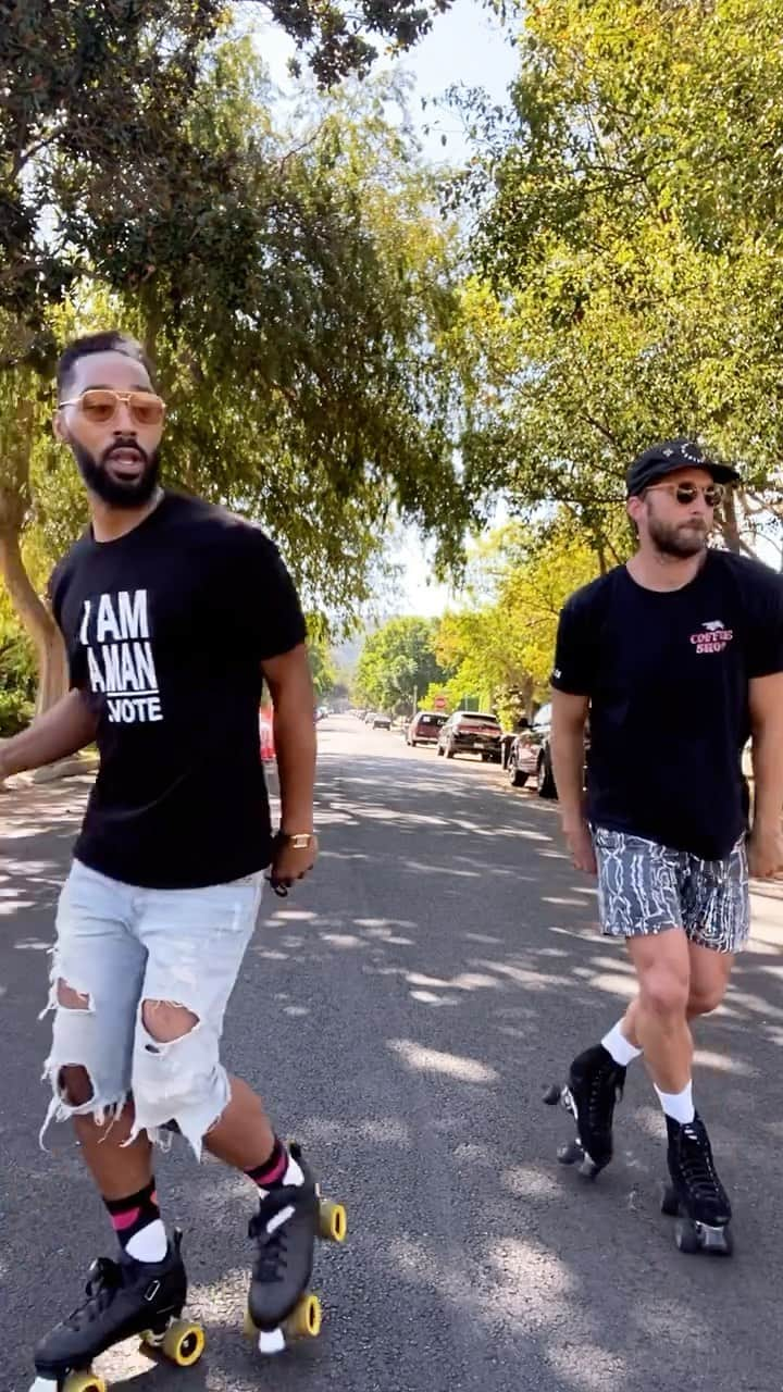 ライアン・ハンセンのインスタグラム：「Now accepting applications for our RollerClub. Also accepting new names for our RollerClub currently called RollerClub. @tonebell」