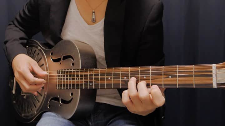 のインスタグラム：「Feliceto -Original song-﻿ From 4th Album『You Made My Day』﻿ TAB→https://www.mymusicsheet.com/YMusicOffice﻿ YouTube→https://www.youtube.com/c/YukiMatsuiOfficial﻿ ﻿ ♪﻿ ♪﻿ ♪﻿ ﻿ #yukimatsui #松井祐貴 #fingerstyle #fingerstyleguitar #fingerpicking #acoustic #acousticguitar #pickariff @pickariff #guitarsdaily @guitarsdaily #guitarstagram @guitarstagram #solosection #guitarsarebetter @guitarsarebetter #talentedmusicians #lickwars @lickwars #riffwars  @riffwars #riffwarsacoustic #pickupmusic #acousticartists #musicians #guitarplayer #instaguitar #Daddario #DaddarioStrings #welightguitar #resonatorguitar @welight_guitar」
