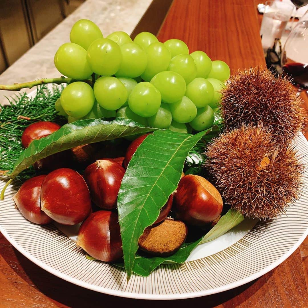 佳那さんのインスタグラム写真 - (佳那Instagram)「お料理全部美味しすぎて 幸せすぎたぁぁ💜💛🧡  お料理全部載せきれてないけど 全部で13品出てきてお腹が 満たされました🤰🤰🤰  #スガラボ #louisvuitton #キャバ嬢#キャバクラ#dance#錦#東京#happy#sea#glamorous#ネイル#カフェ#ランチ#夜カフェ#すすきの#歌舞伎町#ホスト#中洲#佳那嬢#makeup#六本木#かわいい#飯尾ナンバーワン#ビキニ#美容#整形#美尻#ゴルフ女子#筋トレ女子#gym」9月29日 20時53分 - kanajyo_glamorous