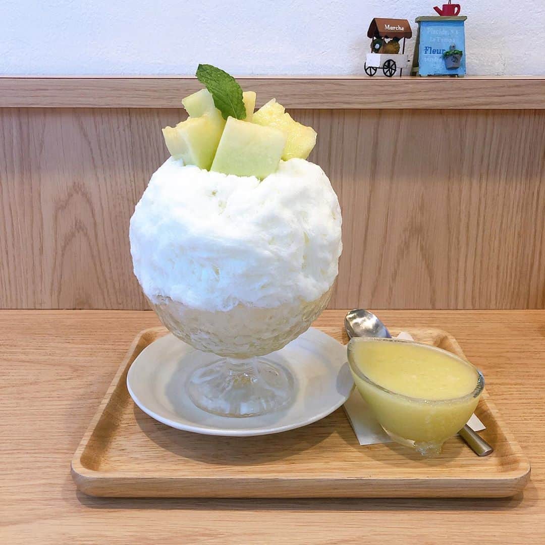 小原星のインスタグラム：「かき氷の記録🍧💚 . #生メロンみるく」