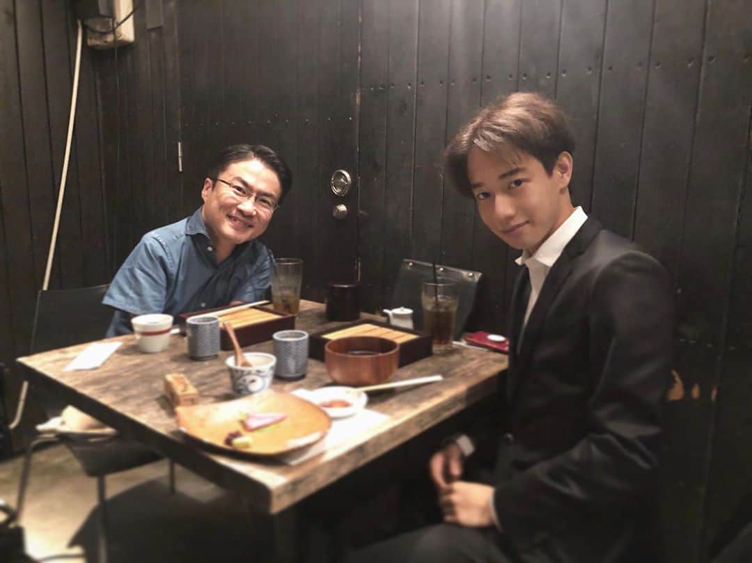片岡千之助のインスタグラム：「乙武さんとお久しぶりに お会いさせていただき 色々なお話をさせていただきました！  とても楽しく時間が過ぎるのが あっという間でした…✨」