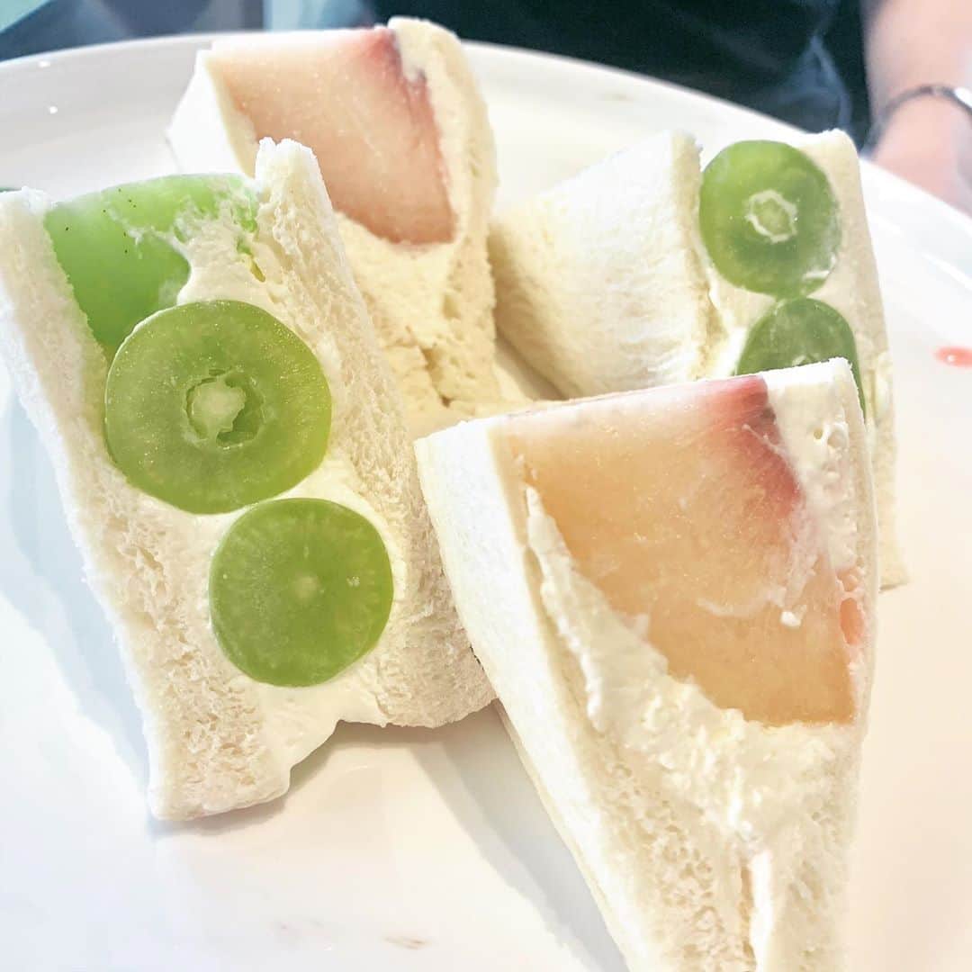 仮眠玲菜のインスタグラム：「#果実店canvas  #幡ヶ谷   念願の…！☺️  #フルーツサンド  #パンケーキ  #ココア」