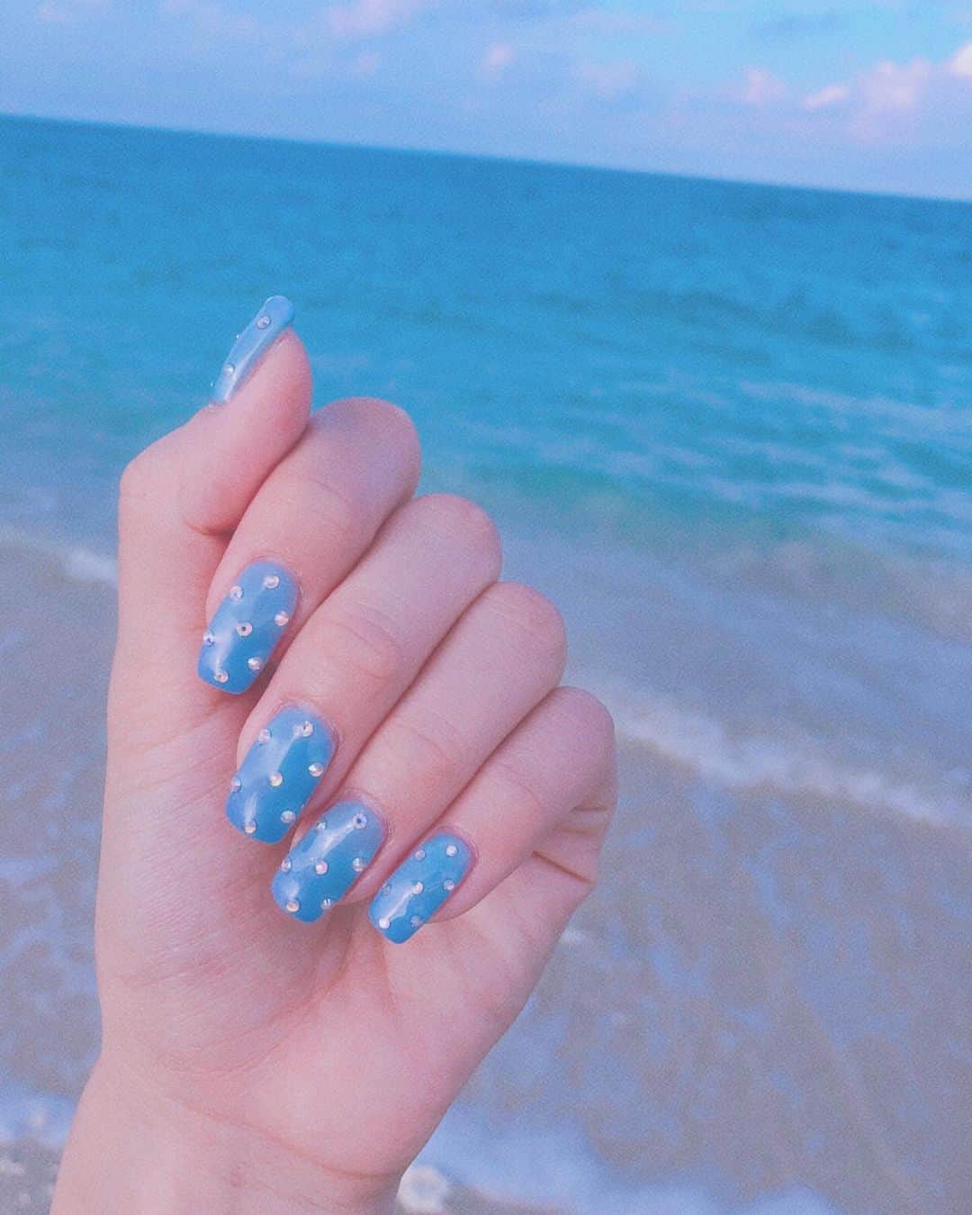 honoka のインスタグラム：「撮影のために可愛いデザインにしてもらった お気に入り💅💕」