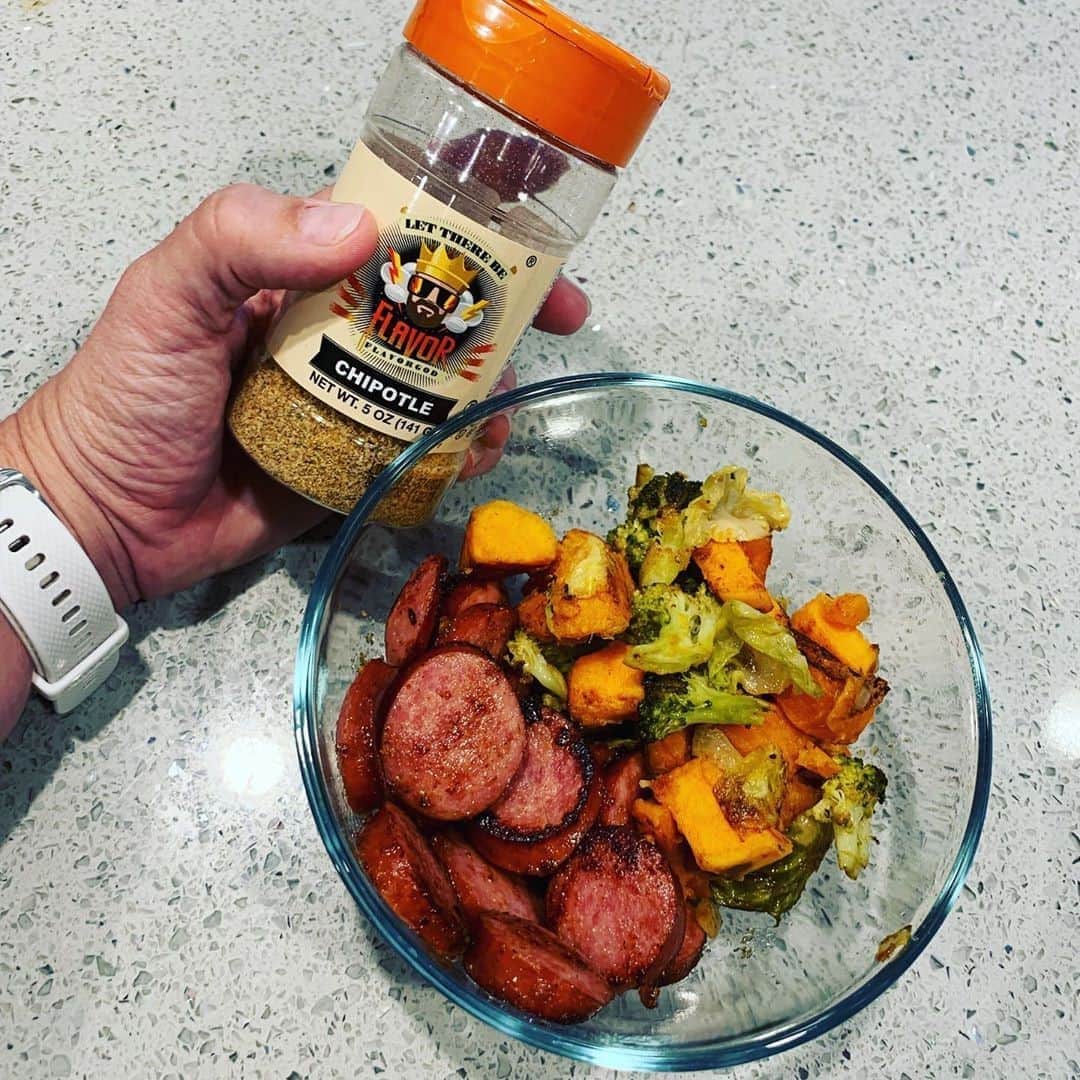Flavorgod Seasoningsさんのインスタグラム写真 - (Flavorgod SeasoningsInstagram)「$2 Tuesday! Flavor God Chipotle Seasoning is this week's flavor!⁠ -⁠ The Chipotle seasoning is a fan favorite and was the very first special flavor we released. We love this flavor on proteins, vegetables, you name it, this flavor is delicious. It's smoky and has so many uses, throw this on the BBQ and watch your meals transform.⁠ -⁠ Click the link in my bio @flavorgod⁠ ✅www.flavorgod.com⁠ -⁠ Photo by: @kaleybfit⁠ -⁠ Flavor God Seasonings are:⁠ ✅ZERO CALORIES PER SERVING⁠ ✅MADE FRESH⁠ ✅MADE LOCALLY IN US⁠ ✅FREE GIFTS AT CHECKOUT⁠ ✅GLUTEN FREE⁠ ✅#PALEO & #KETO FRIENDLY⁠ -⁠ #food #foodie #flavorgod #seasonings #glutenfree #mealprep #seasonings #breakfast #lunch #dinner #yummy #delicious #foodporn」9月29日 21時01分 - flavorgod