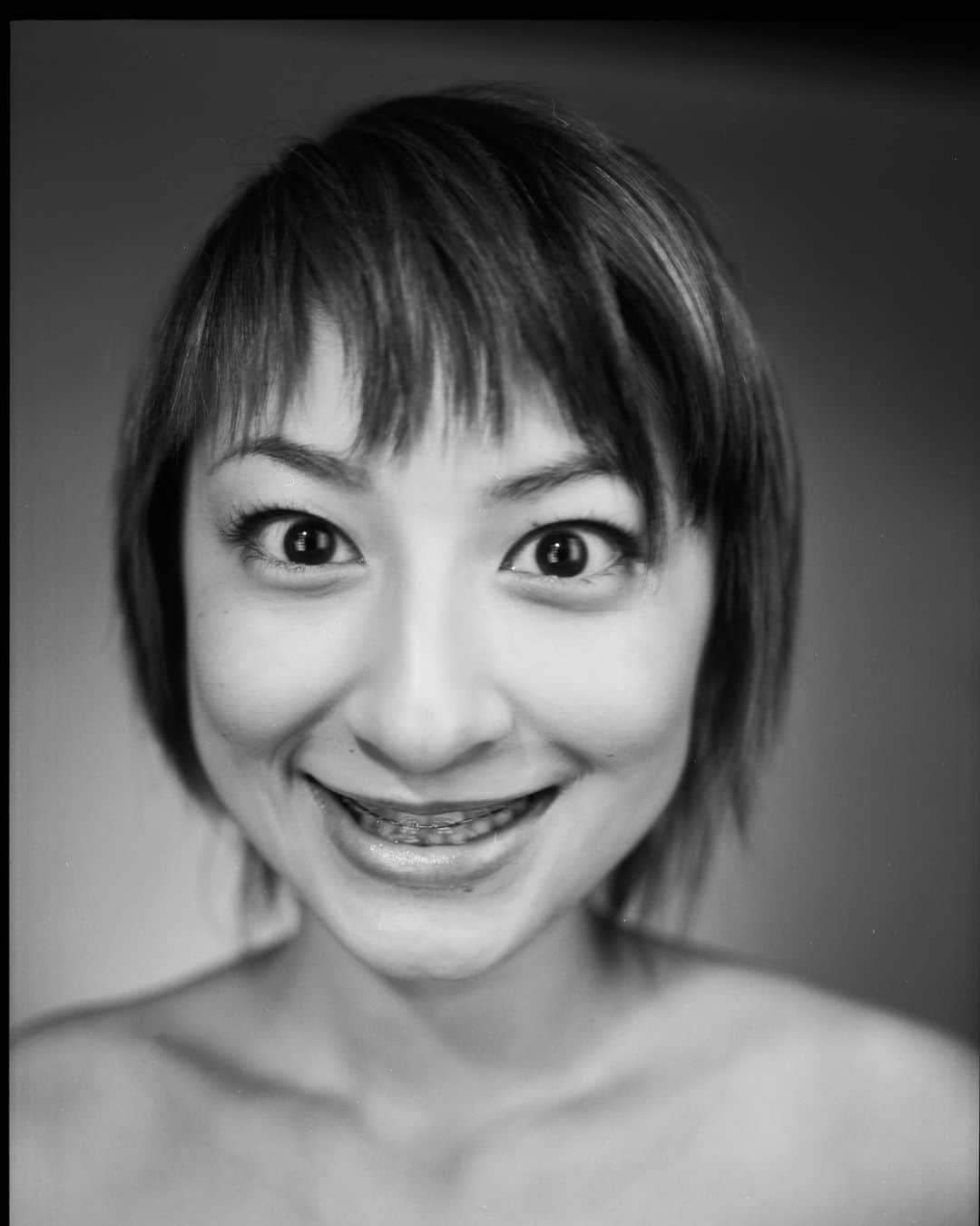 永瀬正敏さんのインスタグラム写真 - (永瀬正敏Instagram)「﻿ ﻿ 《"Smile” from Japan》﻿ ﻿ Photographed by M.Nagase﻿ ﻿ ﻿ ﻿ 【情報解禁！『Malu 夢路』公開決定！】﻿ ﻿ アジアの新鋭、エドモンド・ヨウ監督による、マレーシア・日本共同製作映画作品『Malu 夢路』が 11月13日(金)より日本公開することが決定しました。﻿ 皆さん宜しくお願いします！﻿ ﻿ また本日発表された東京国際映画祭のTOKYOプレミア2020招待作品として選ばれました。﻿ ﻿ 東京国際映画祭ではポンフェイ監督作『再会の奈良』も特別上映されます！﻿ ﻿ ﻿ ﻿ 【Malu 夢路】﻿ 2019年/マレーシア・日本・フランス﻿  ﻿ ●監 督・脚 本:エドモンド・ヨウ﻿ ●音 楽:細野晴臣﻿ ●出 演:メイジュン・タン/ セオリン・セオ/﻿  水原 希子/永瀬正敏 他(敬称略)﻿ ﻿ 2020年11月13日(金)TOHOシネマズ シャンテにて公開 ﻿ ﻿ ﻿ #Smile #シリーズ #japan #日本﻿ #歯の矯正器具付き笑顔がキュートでした﻿ #filmスキャン #過去写真 #staysafe #笑顔 ﻿ #届きますように ﻿ #永瀬正敏 #masatoshinagase﻿ #masatoshi_nagase_photography﻿ ﻿ #malu #无马之日 #Malaysia #edmundyeo #mayjune #sherlynseo #kikomizuhara﻿ #tokyointernationalfilmfestival2020﻿ ﻿ #再会の奈良 #なら国際映画祭﻿」9月29日 21時03分 - masatoshi_nagase_official