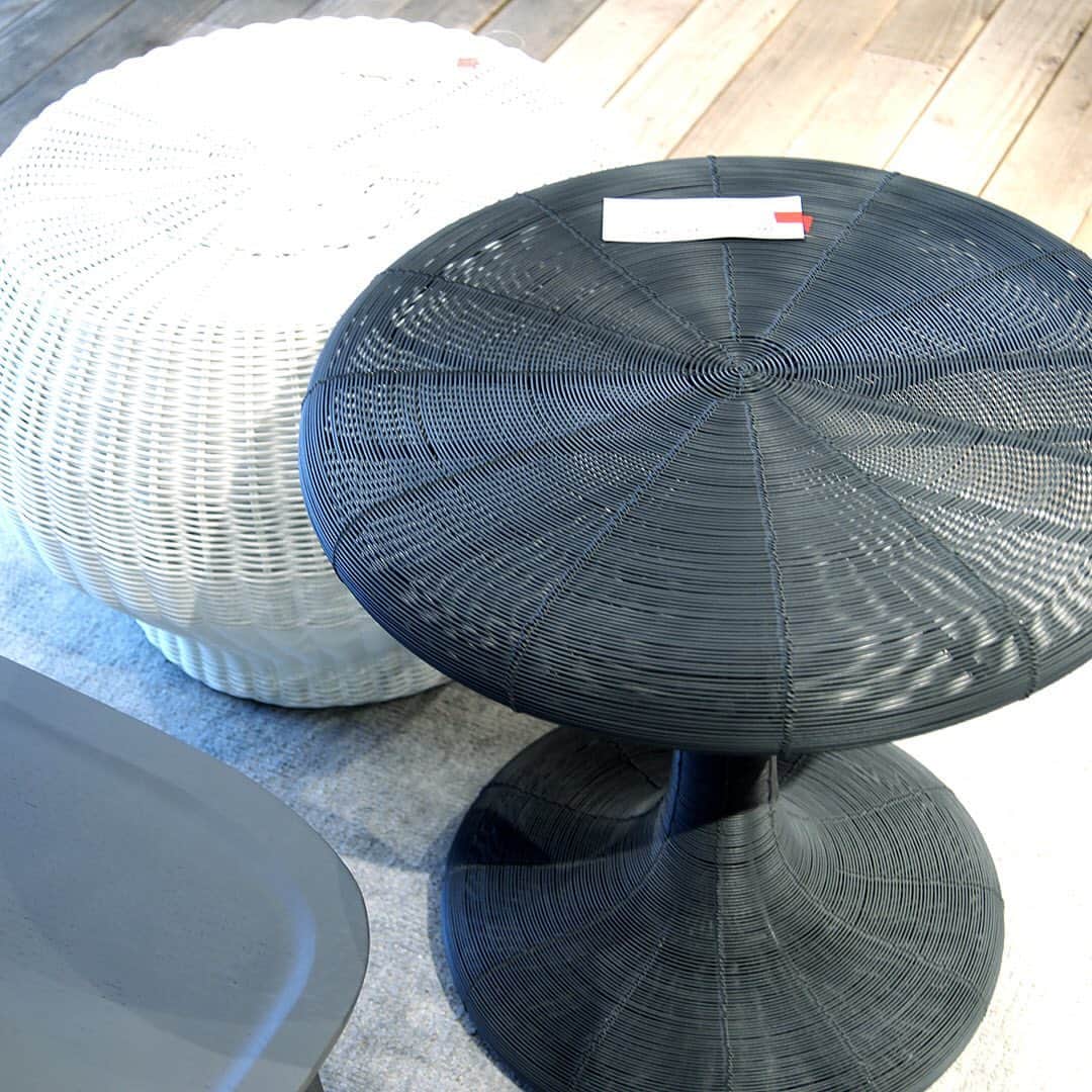 GERVASONI JAPAN / ジェルバゾーニ ジャパンのインスタグラム：「GERVASONI TOKYO 店舗閉店にともない、展示現品に限り、お買い得価格でお買い求め頂けます。 是非この機会にご来店ください。 皆様のお越しを心よりお待ちいたしております。  【GERVASONI TOKYO】 〒107-0062 東京都港区南青山 6-8-8 Tel:03-6418-5764 Fax:03-3486-5074 営業時間：11:00~18:00(事前予約制)  ※通常、火曜水曜は定休日ですが、9月29、30日は臨時営業させていただきます。 ※ご来店は事前予約制を承っております。前日までにご予約をお願いいたします。 ※新型コロナウィルス感染拡大の状況に応じて営業時間・定休日を変更する場合がございます。 変更があり次第、弊社ホームページおよびSNSにてご案内させて頂きます。  GERVASONI TOKYO STOREは営業終了となりますが、GERVASONI社製品の販売は継続させて頂きますので、10月1日以降は下記までご連絡頂ければと存じます。  今後ともどうぞよろしくお願い致します。  【お問い合わせ先】 南陽オモビト株式会社 / GERVASONI TOKYO  〒107-0062 東京都港区南青山4-18-16 フォレストヒルズWESTWING B1 TEL：03-5413-3274 FAX：03-5413-3267 MAIL：info@gervasoni.jp ※2020年10月1日以降  #gervasoni #gervasoni1882 #gervasonijapan #gervasonitokyo #gervasonitour  #paolanavone #interior #interiordesign #madeinitaly #mohebbanmilano #instamood #instagood #picoftheday #archilovers #architecture #archiproducts #productdesign #photooftheday  #ジェルバゾーニ #ジェルバゾーニジャパン #ジェルバゾーニトーキョー #南青山 #東京 #インテリア #イタリア家具 #ソファ #椅子 #テーブル #お洒落さんと繋がりたい #インテリア好き」