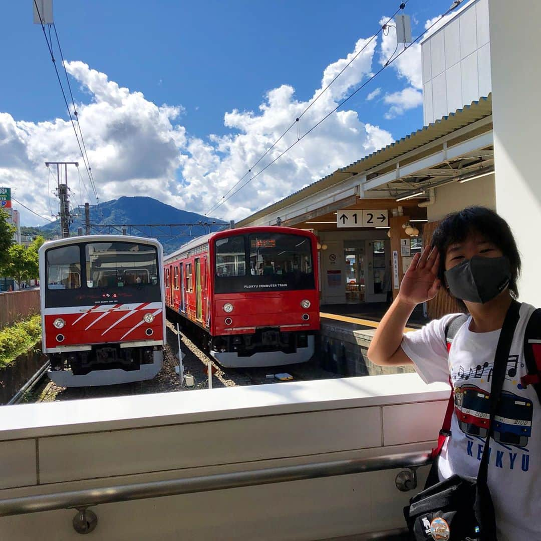 がっちゃんのインスタグラム：「富士急行線✨ 次に来た時は乗りたい💕  #富士急 #train #japantrain #japantrip #trainphotography #trainspotting #trainstagram #がっちゃん #がっちゃんねる」