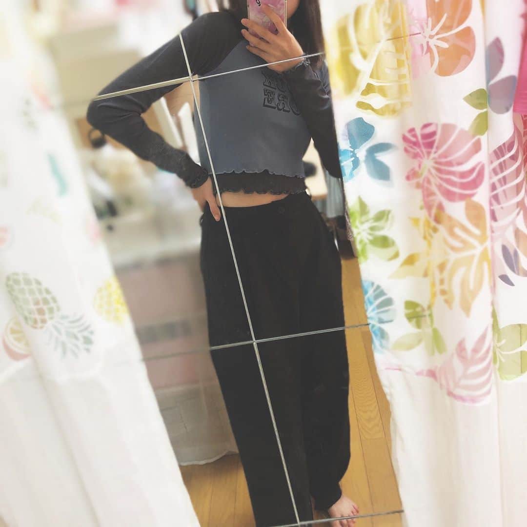 大塚美波さんのインスタグラム写真 - (大塚美波Instagram)「可愛いズボン👖💕  #韓国ファッション #韓国通販」9月29日 22時23分 - _mi7mi12_