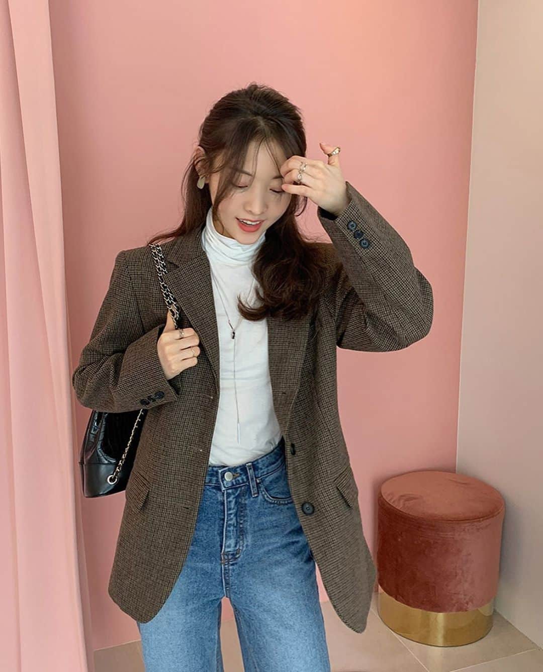 Chuuさんのインスタグラム写真 - (ChuuInstagram)「츄에서 가장 인기 많은 가을에 입기 좋은 아우터🍂  어떤 아우터가 가장 맘에 드세요?」9月29日 22時25分 - chuu_official