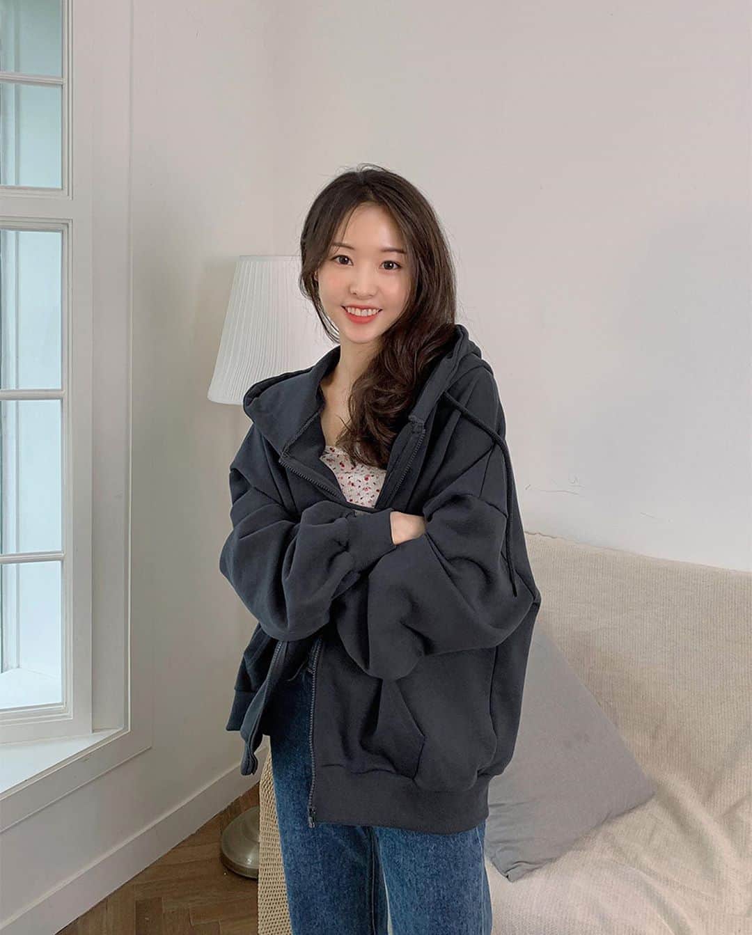 Chuuのインスタグラム：「츄에서 가장 인기 많은 가을에 입기 좋은 아우터🍂  어떤 아우터가 가장 맘에 드세요?」