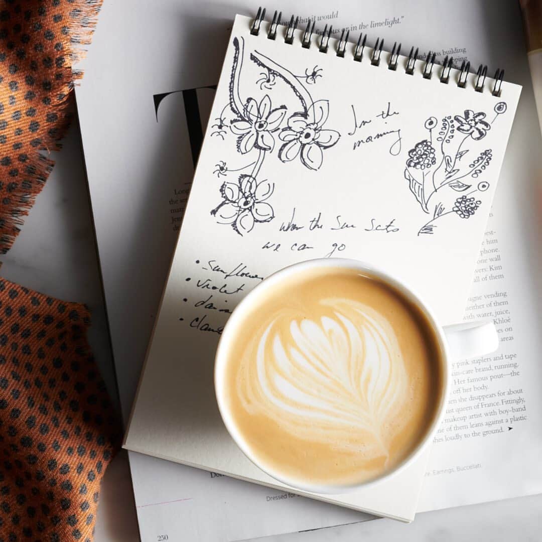 ロック&リパブリックのインスタグラム：「Shout out to coffee–love you a latte! ☕️#nationalcoffeeday #Kohls」