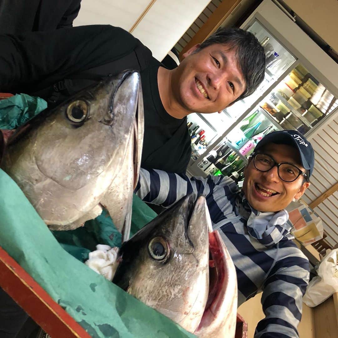 宇佐美進典のインスタグラム：「大冨くんのマグロ祭りに行ってきた。こんなの釣れたら気持ちよいだろうなー。　#マグロ祭り」