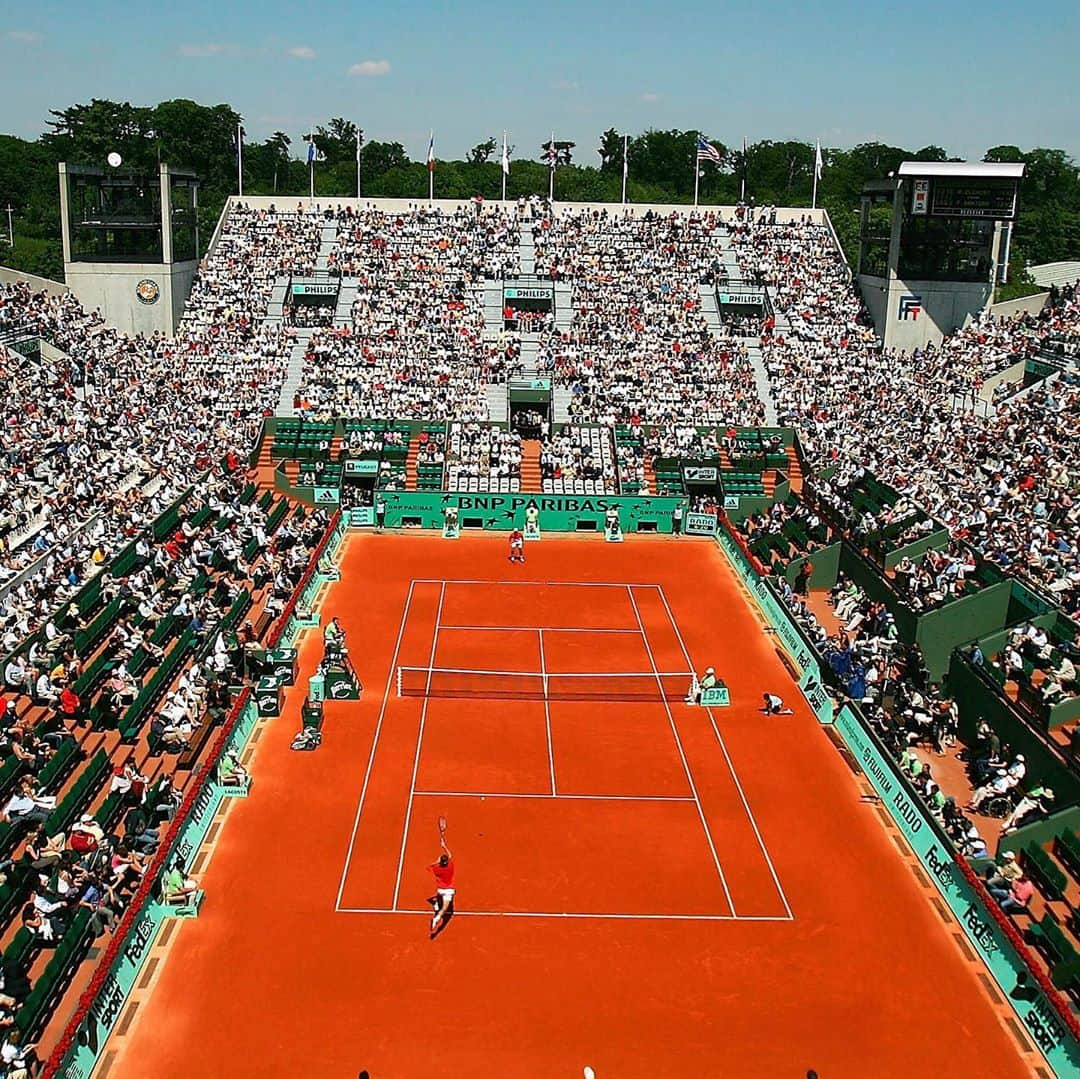 オリンピックチャンネルさんのインスタグラム写真 - (オリンピックチャンネルInstagram)「Historic scenes at Roland Garros yesterday with the victory of Lorenzo Giustino after a 6h 5m epic against Corentin Moutet, the eighth longest match in history! 🎾⁠⠀ ⁠⠀ Which was your favourite men's singles blockbuster? ⁠⠀ ⁠⠀ 1. Giustino vs. Moutet, Roland Garros 2020 - 6h 05m⁠⠀ 2. Isner vs. Mahut, Wimbledon 2010 - 11h 05m⁠⠀ 3. Anderson vs. Isner, Wimbledon 2018 - 6h 36m⁠⠀ 4. Santoro v. Clément, Roland Garros 2004 – 6h 33m⁠⠀ 5. Federer vs. Del Potro, London 2012 Summer Olympics - 4h 26m⁠⠀ ⁠⠀ Hit the link in bio to find out more about the six-hour win.⁠⠀ ⁠⠀ @rolandgarros @lorenzogiustino @corentin.moutet #FrenchOpen」9月29日 22時53分 - olympicchannel_x