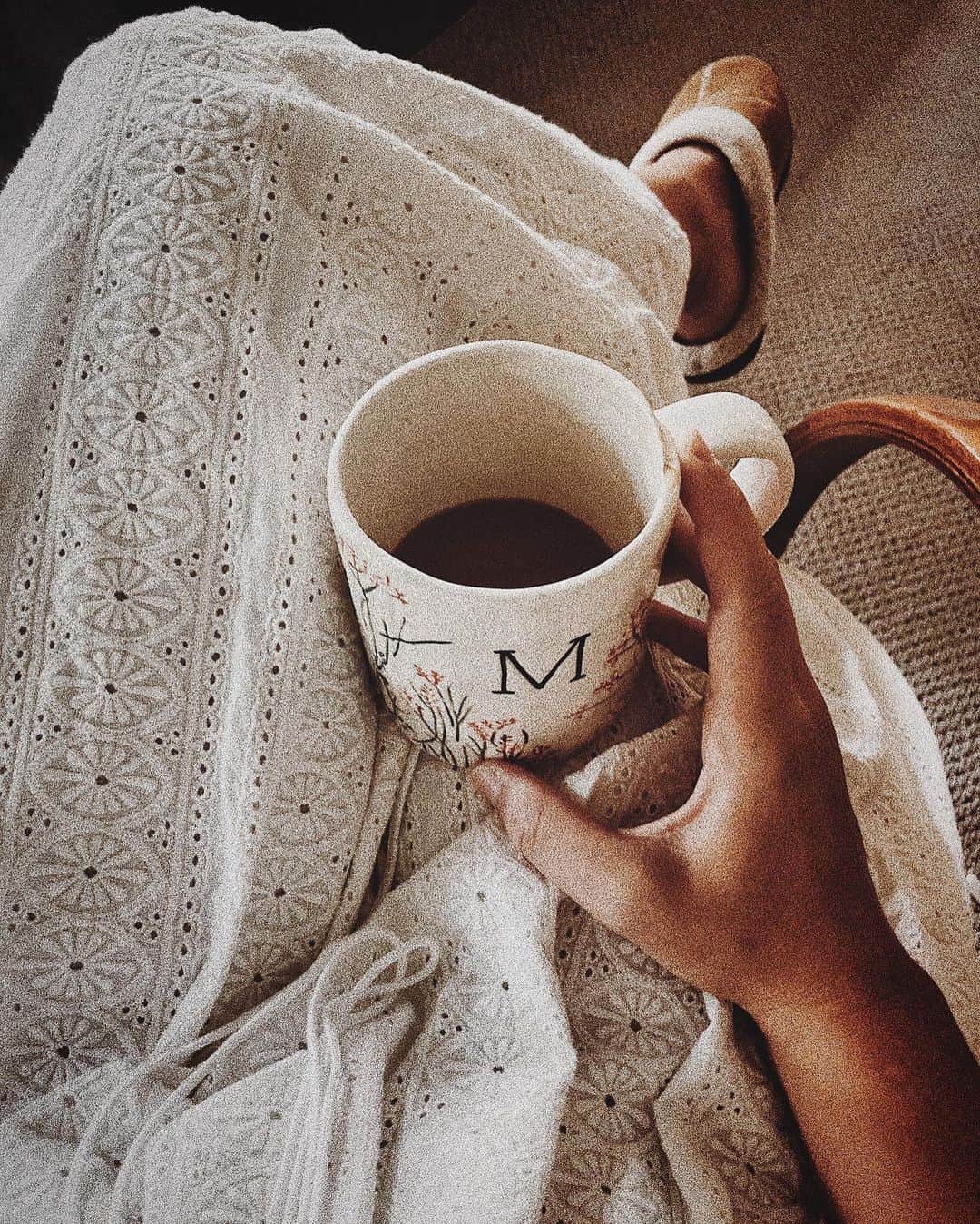 Anthropologieさんのインスタグラム写真 - (AnthropologieInstagram)「But first, coffee ☕️ featuring the only-at-Anthro mugs you love a latte! #InternationalCoffeeDay」9月29日 22時59分 - anthropologie